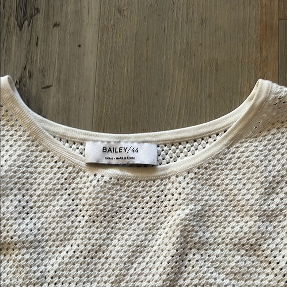 Bailey 44 White Crew Neck Smocked Short Sleeve Stretchy Tee Size: Small (S) - Picture 8 of 15